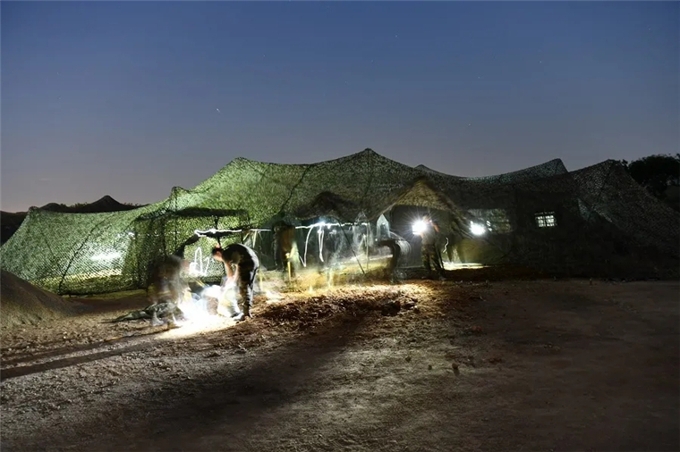 野外驻训,他们既练"器",又炼"气"!