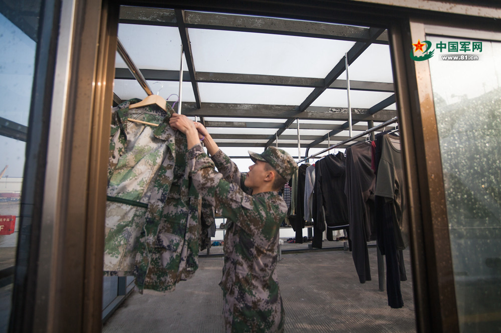 11-15 13:23:58 幻灯片 手机看 分享到战略支援部队某部营区远离市区