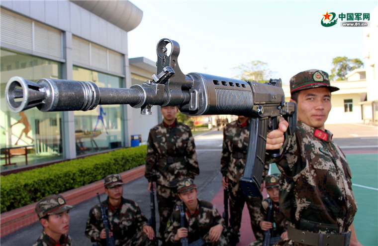 在每一把钢枪中,都隐藏着中国军人的"秘密"