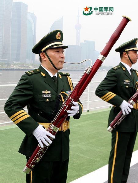 涨知识!见识下中国武警部队卫士军乐团的"武器"