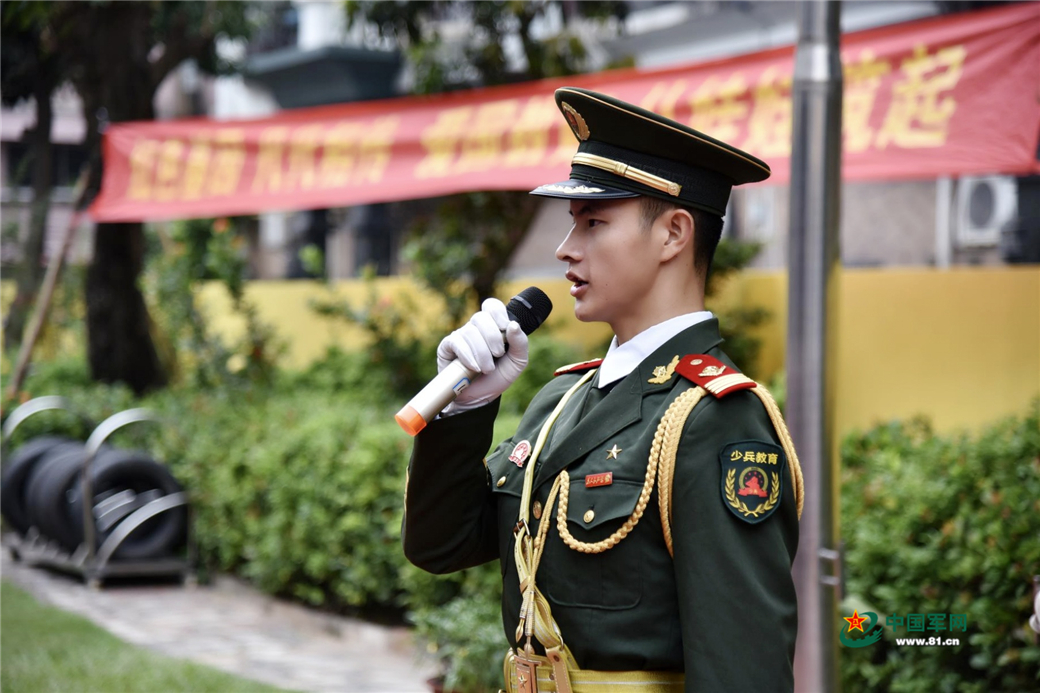 情结丨侦察兵脱下军装再当"教头"