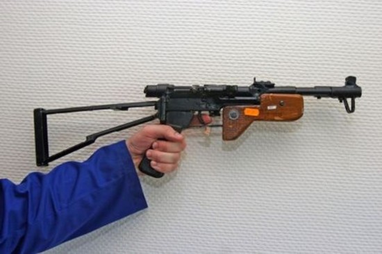 奇葩"土制武器"大合集 外形丑陋火力惊人