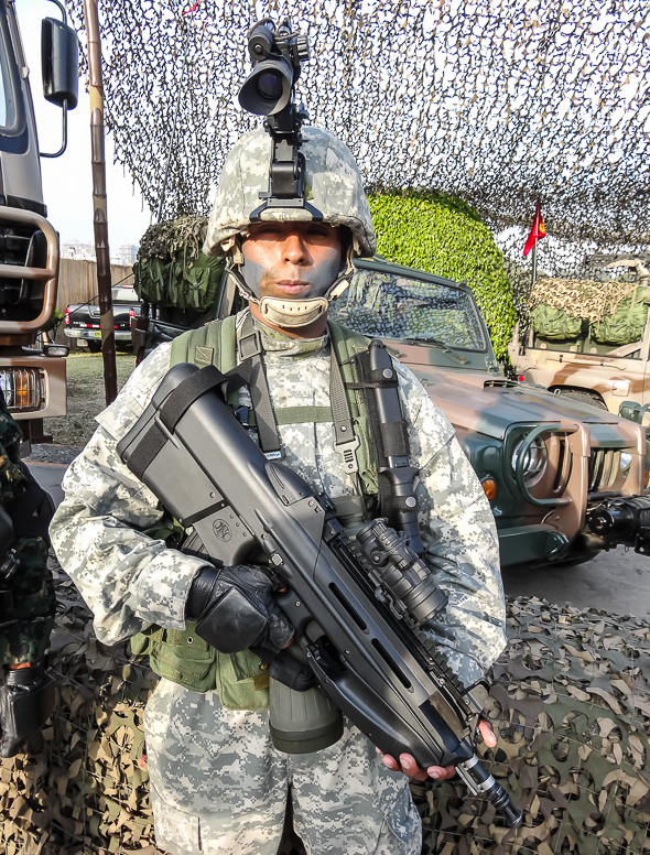 【兵器那些事儿】秘鲁特种部队土豪单兵装备 让人开眼