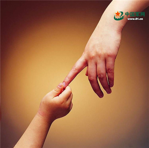 24年,十个镜头记录牵手妈妈的难忘瞬间