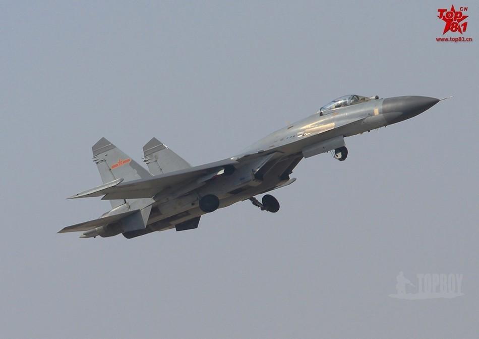 军迷发空军多款主力战机起飞爬升美图 - 中国军网