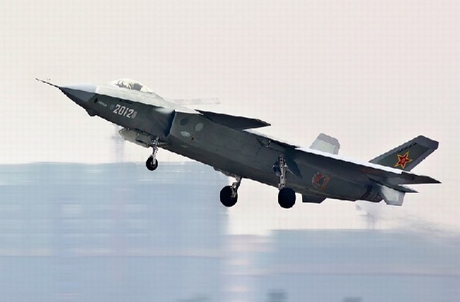 2012号歼20罕见正面猛照