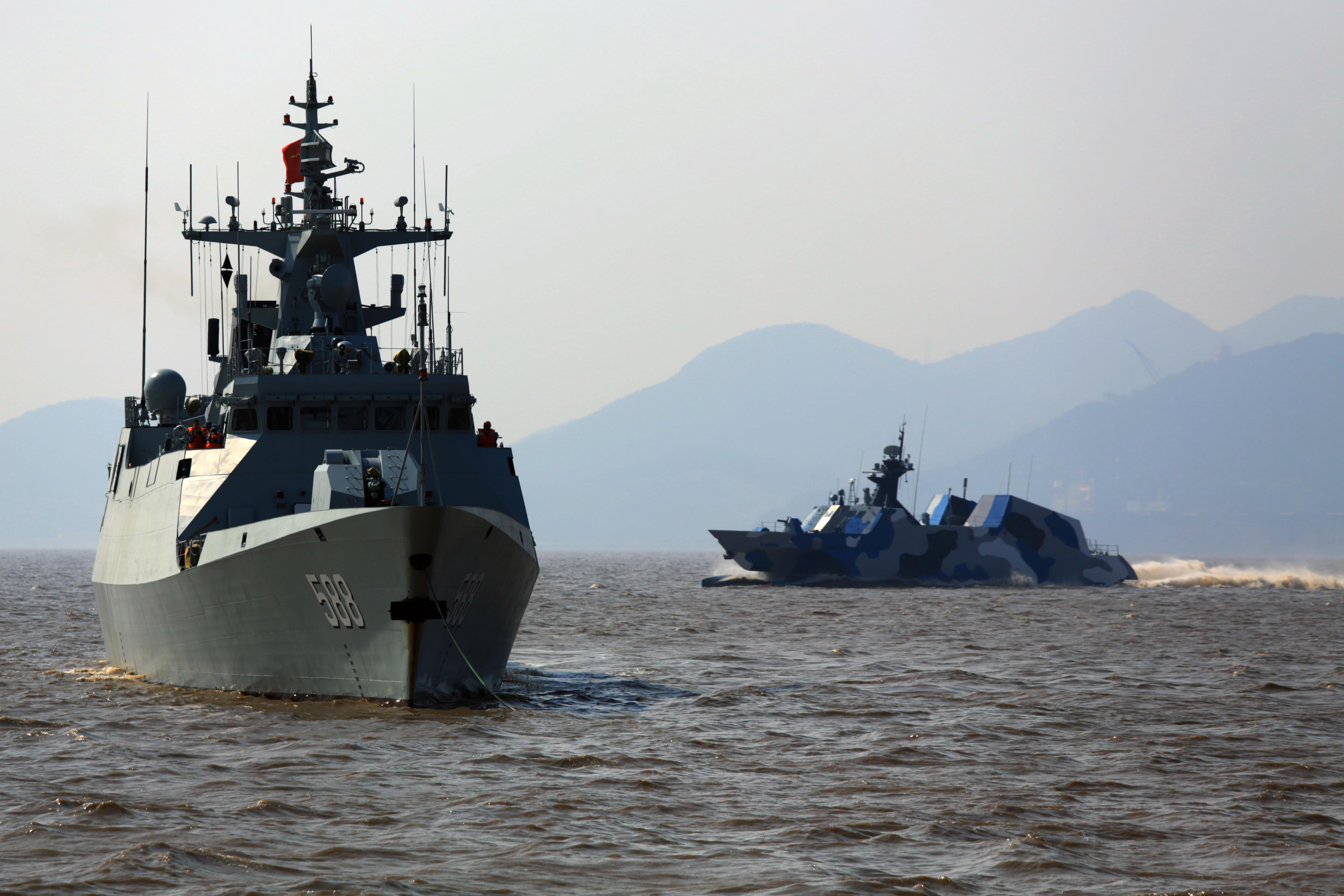 海上猛虎艇泉州舰练真功