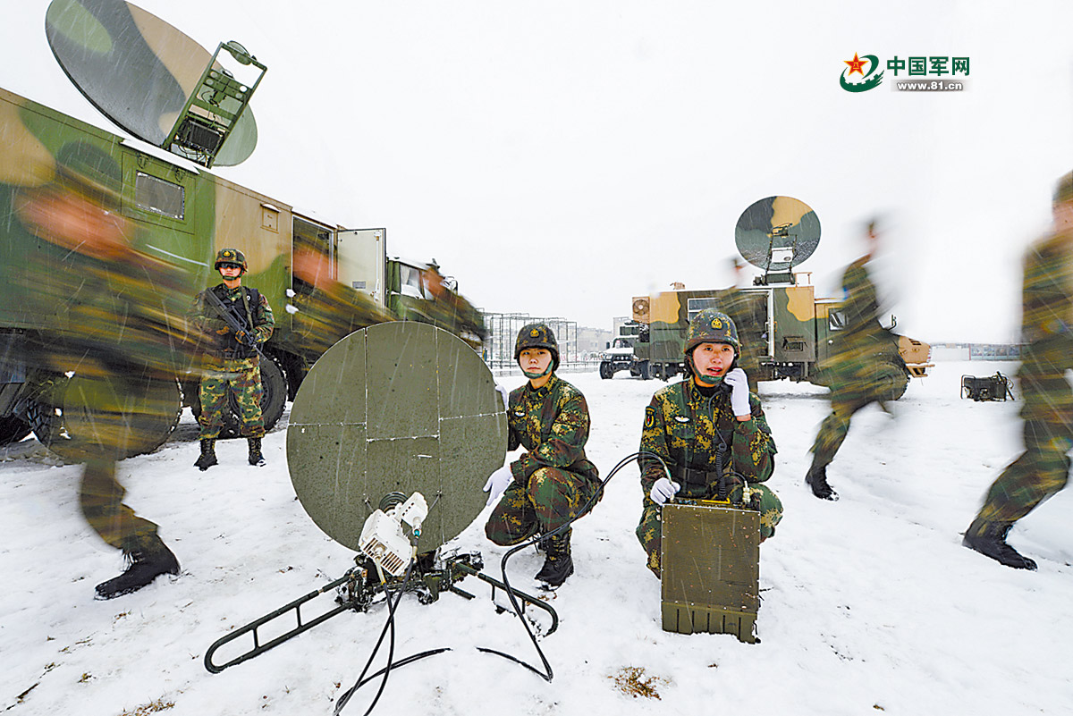 速围观!火箭军官兵野战机动演练掠影