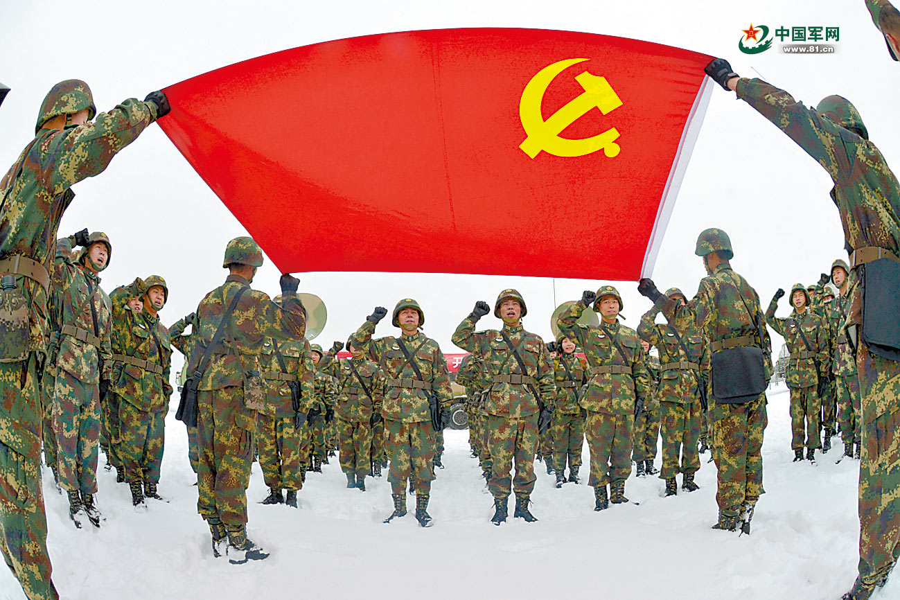 速围观!火箭军官兵野战机动演练掠影