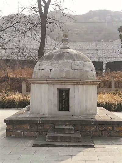 "三毁三建"的周建屏烈士陵墓
