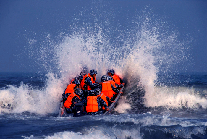 会当水击显从容