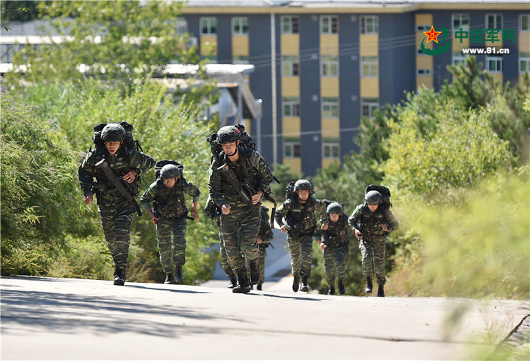 武警部队举行第二届巅峰特战比武竞赛