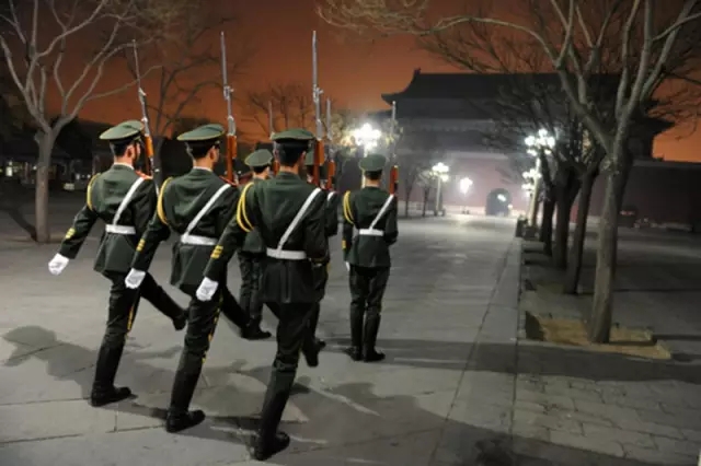 护旗手潘泓帆,2014年6月1日进入了护旗方队,2014年7月11日当上了护