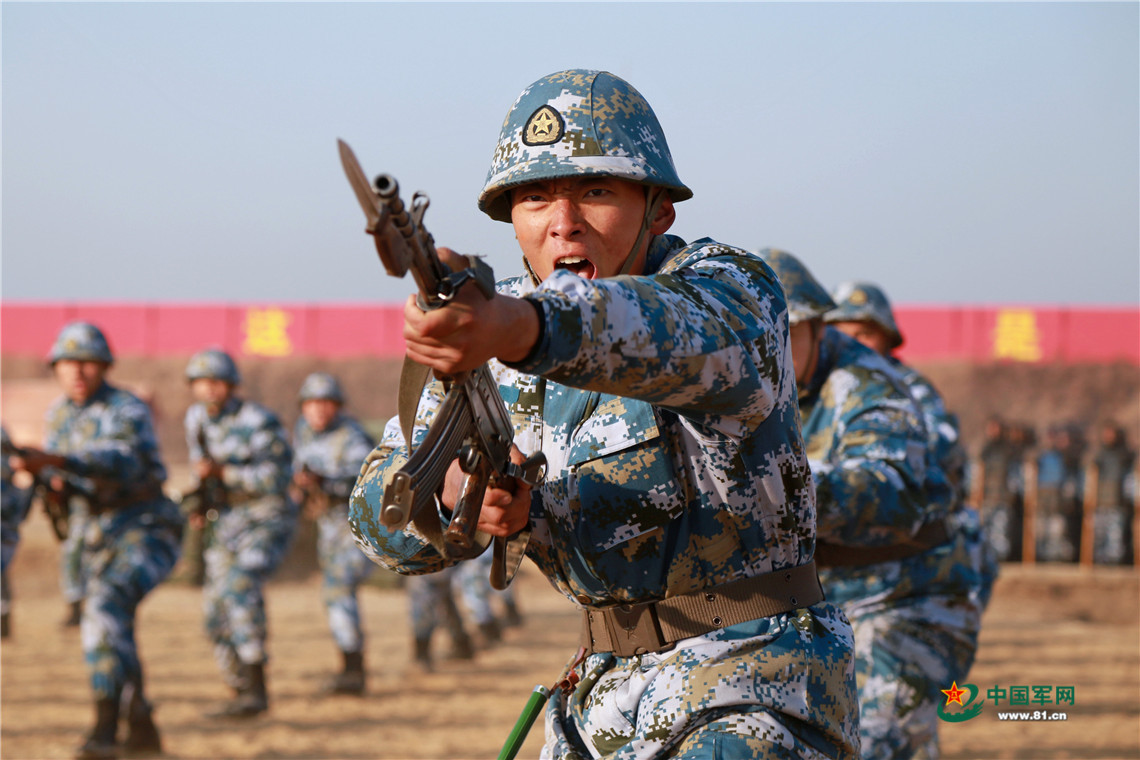 神还原手绘版训练酷漫燃爆军营