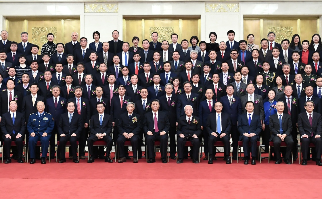 中共中央国务院隆重举行国家科学技术奖励大会 - 中国军网