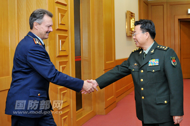 中德两军举行第六轮防务战略磋商