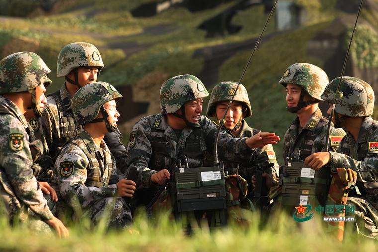 "跨越-2016·朱日和b" "攻坚豹子"挥师北上险象环生