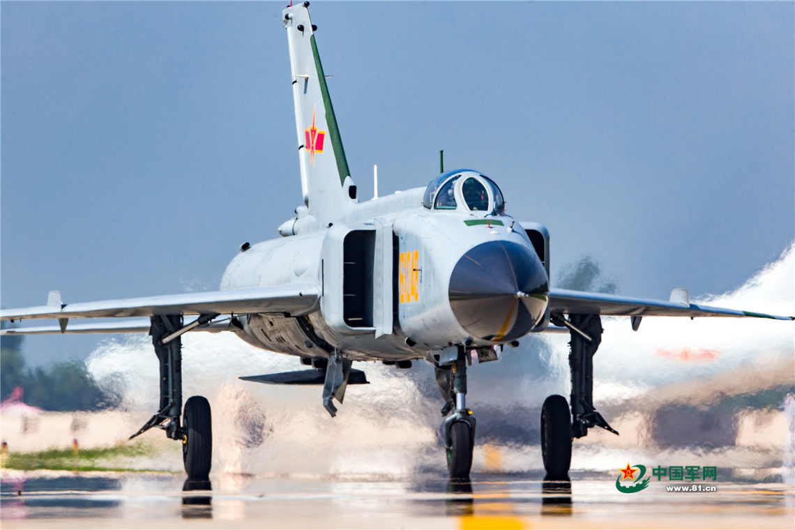 幻灯片 手机看 分享到 中方派出歼-8df飞机3架,各类人员65名,参加侦察