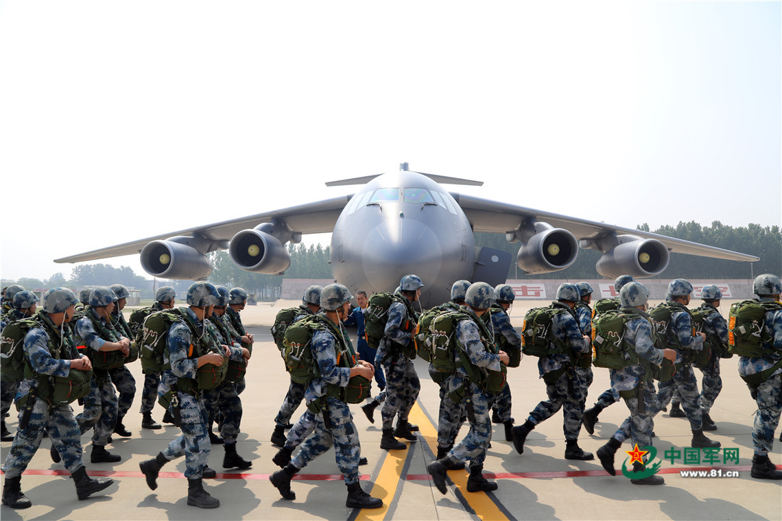 【镜头·2018】换羽高飞 空降兵有"画"说