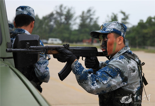 广空某预备役场站演练一声号角响变身现役上战场