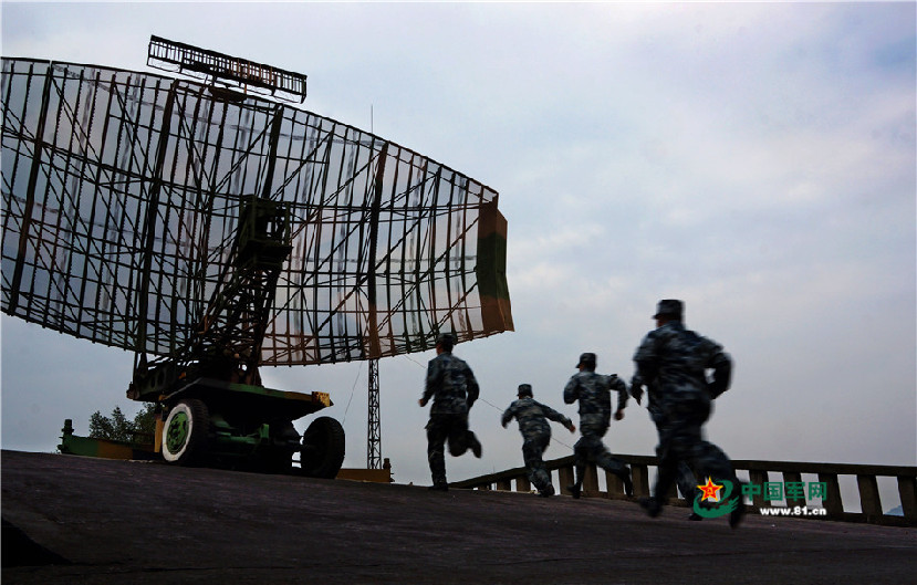 锤炼"千里眼" 空军驻渝某雷达站实战训练