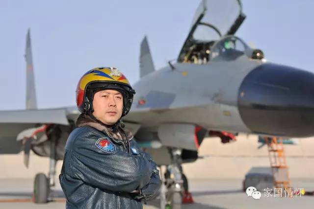 "金头盔"大拜年