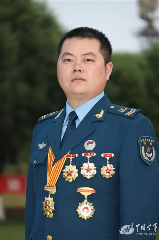 天网卫士刘伟修:"火眼金睛"方寸荧屏守空天 - 国防动员 - 北斗经纬