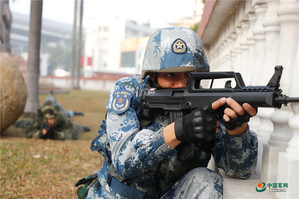 新年开训南部战区空军地导某旅开年即吹冲锋号