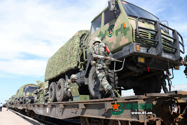 我军史上首次4种方式实施联合投送 细节图曝光