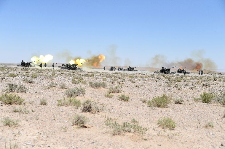 "火力-2015·山丹a":红军部队接受实弹检验