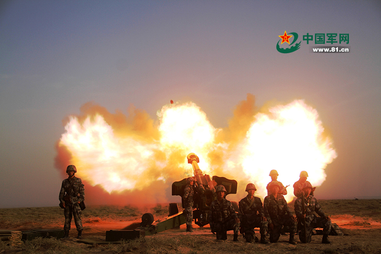 重炮射击猛图曝光!炮火映红半边天