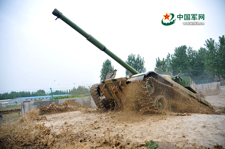 这个旅训练考核"刁难"不少 官兵见招拆招 - 中国军网