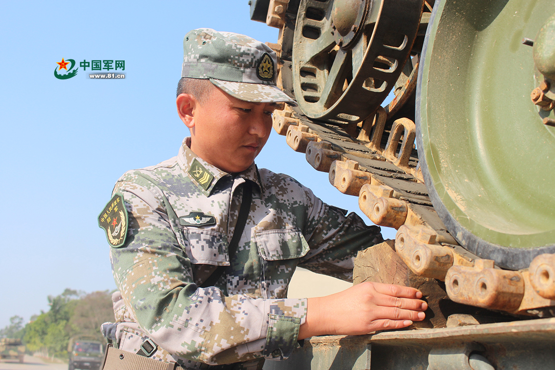 两栖装甲兵李恒昌:喜欢在大海里开坦克的那个兵