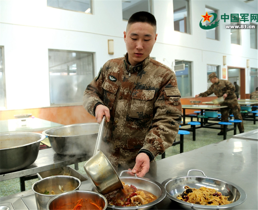 兵哥兵妹送你一沓"敬业福" - 中国军网