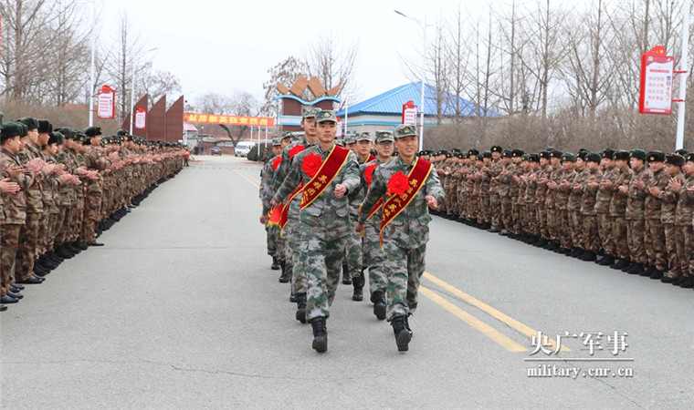 北部战区陆军某舟桥团让比武尖兵成为学习典型