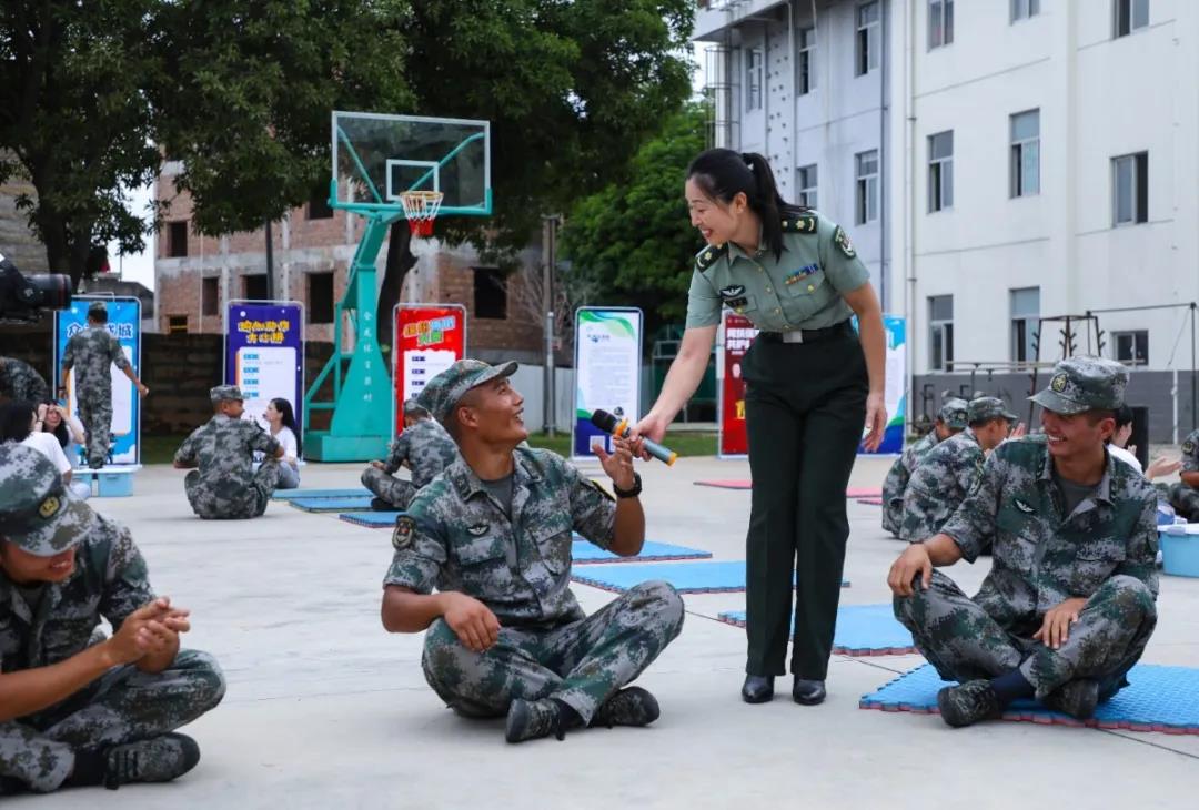 "健康使者"走进"飞龙"特战旅,官兵们乐开花了