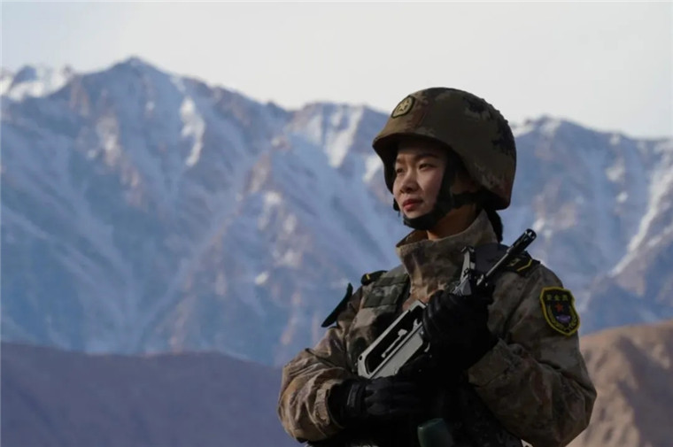 某边防团女兵余紫君"有纠结,有矛盾,也想过退伍,但我最终选择了留