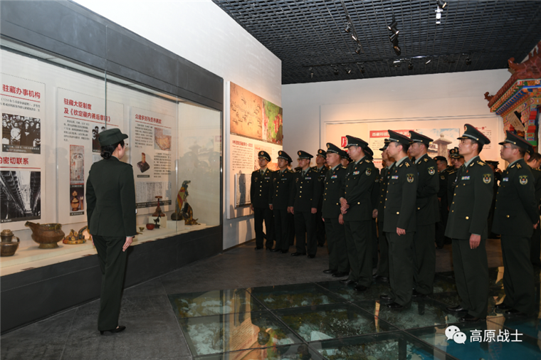 雪域将士忠于党丨西藏军区部队官兵在战位重温入党誓词