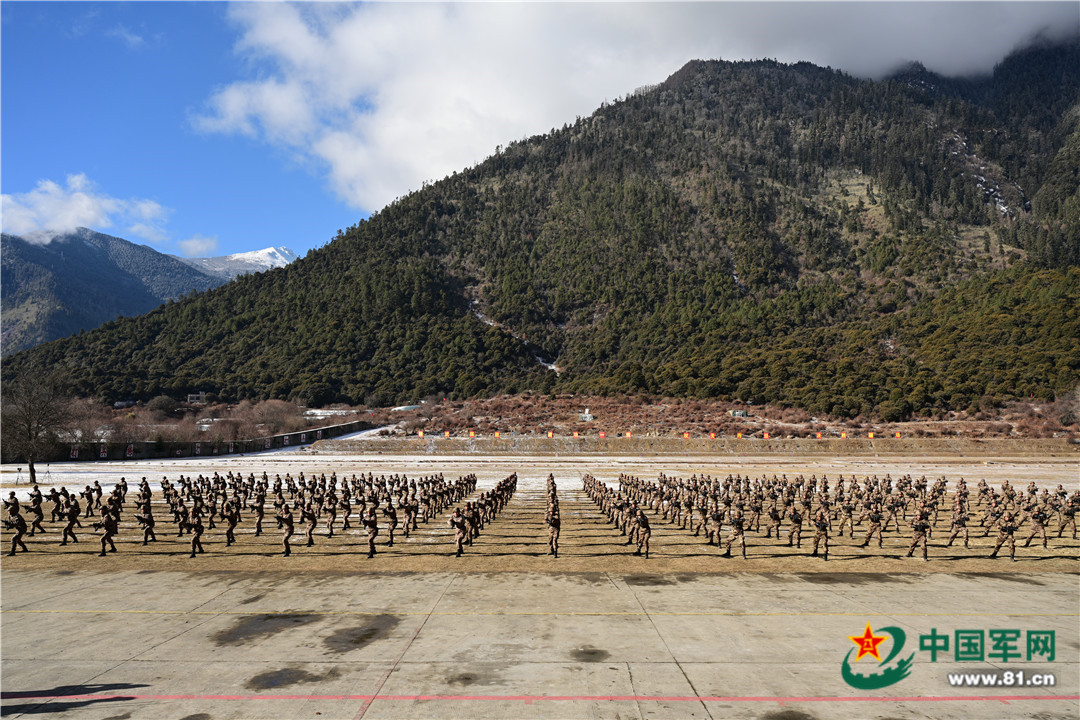 开训这支高原劲旅以战领训掀起新年度练兵备战热潮