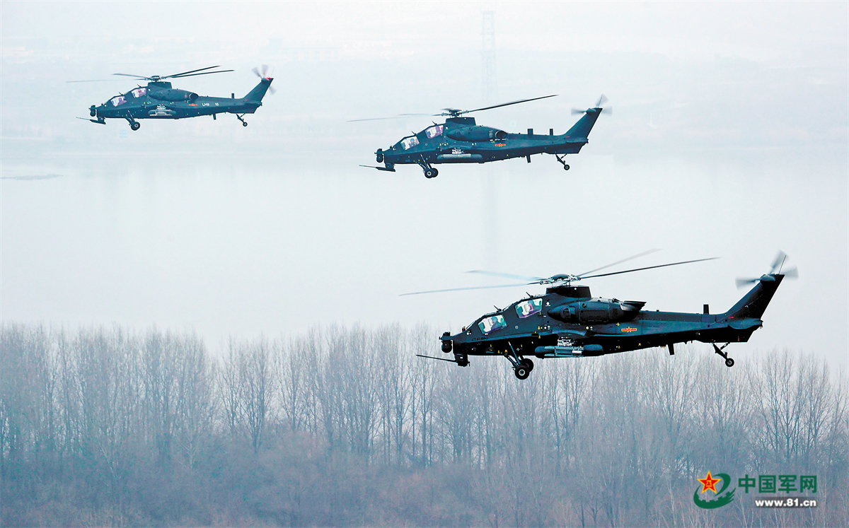 破雾出击凌厉突防东部战区陆军某旅实战化训练影像