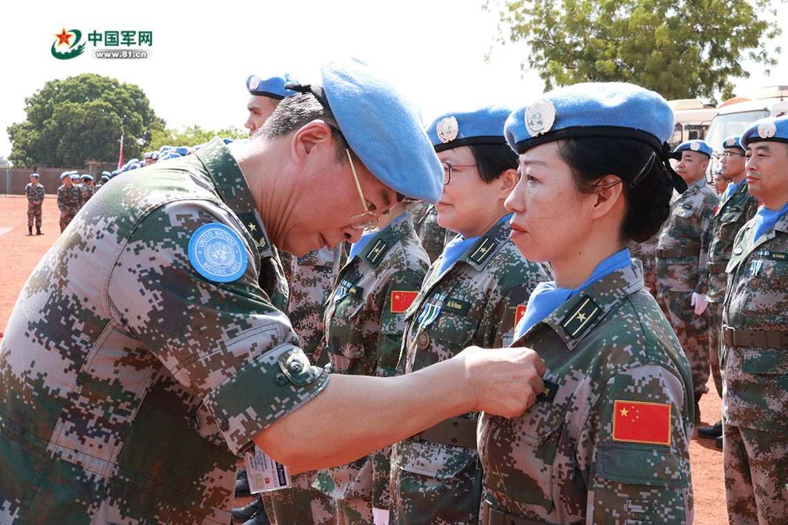 以战区的名义,un城见证中国蓝盔授勋仪式