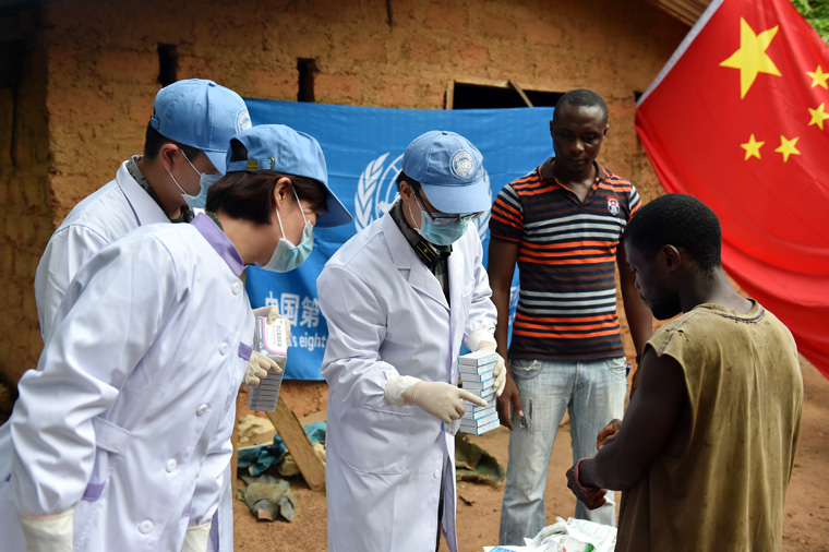 非洲密林来了中国"白求恩"