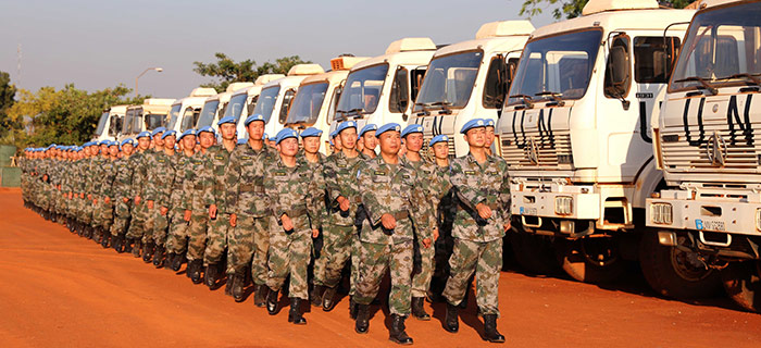 我赴南苏丹(瓦乌)维和工程兵大队举行授枪授装仪式 - 中国军网