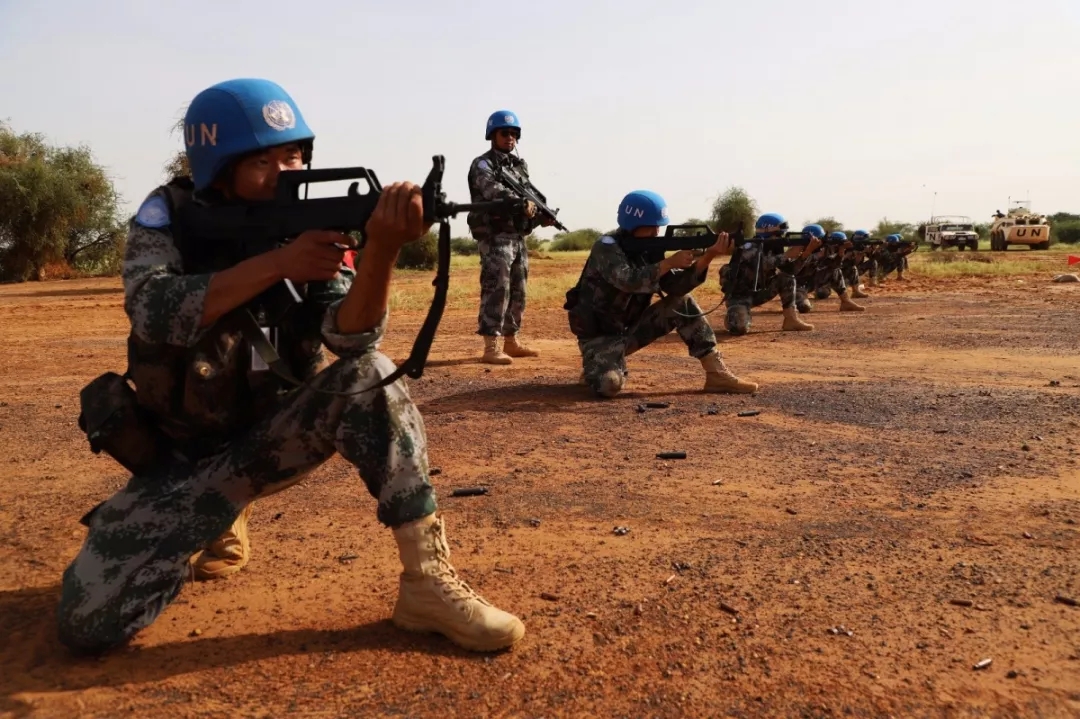 中国人民武装警察学院_武装突袭3怎么变警察_合肥黑帮武装对抗警察