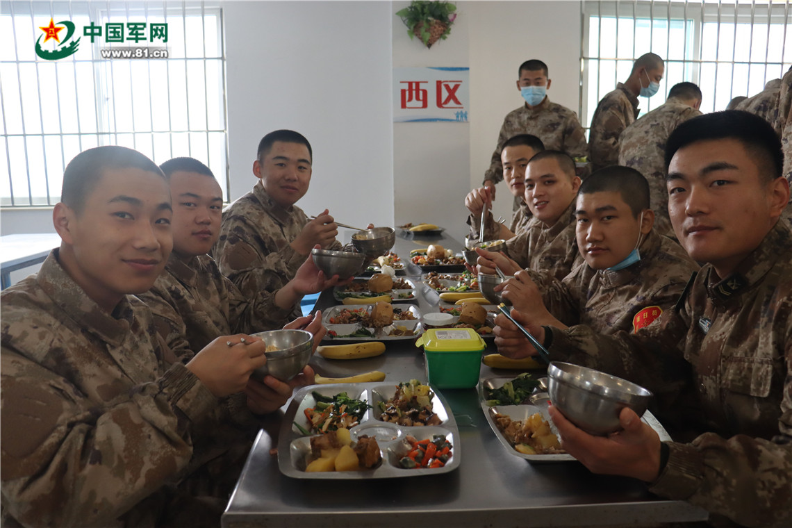 军营食堂指尖说了算花样点餐有点炫