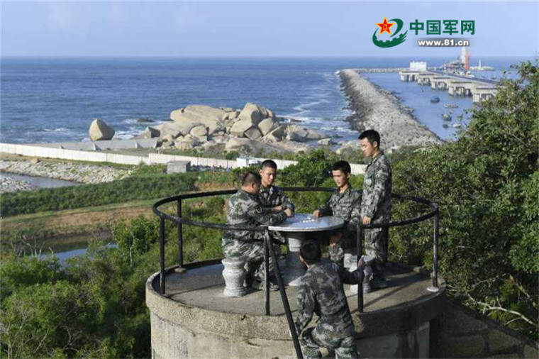 沟疏海防民兵练兵忙,"红旗哨所"名不虚传 - 中国军网