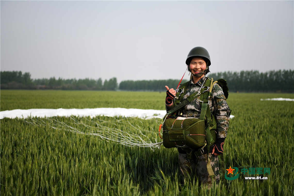 直升机运输 低空跳伞,特种兵渗透"敌"后的妙招 - 中国军网