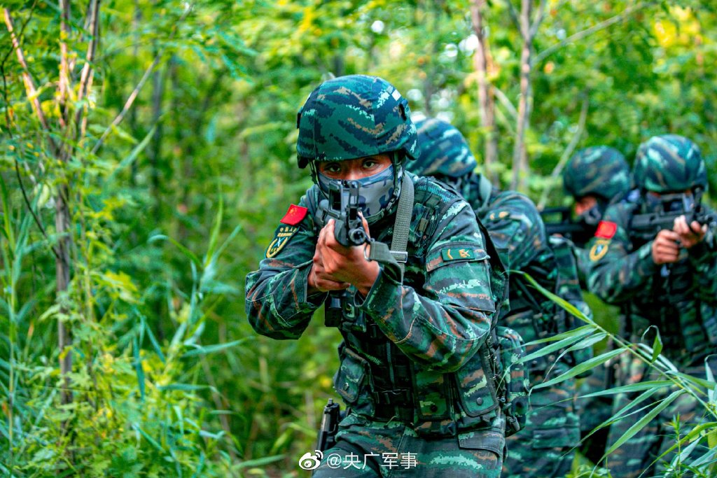 武警特战队员野外驻训高清大图来袭 - 中国军网