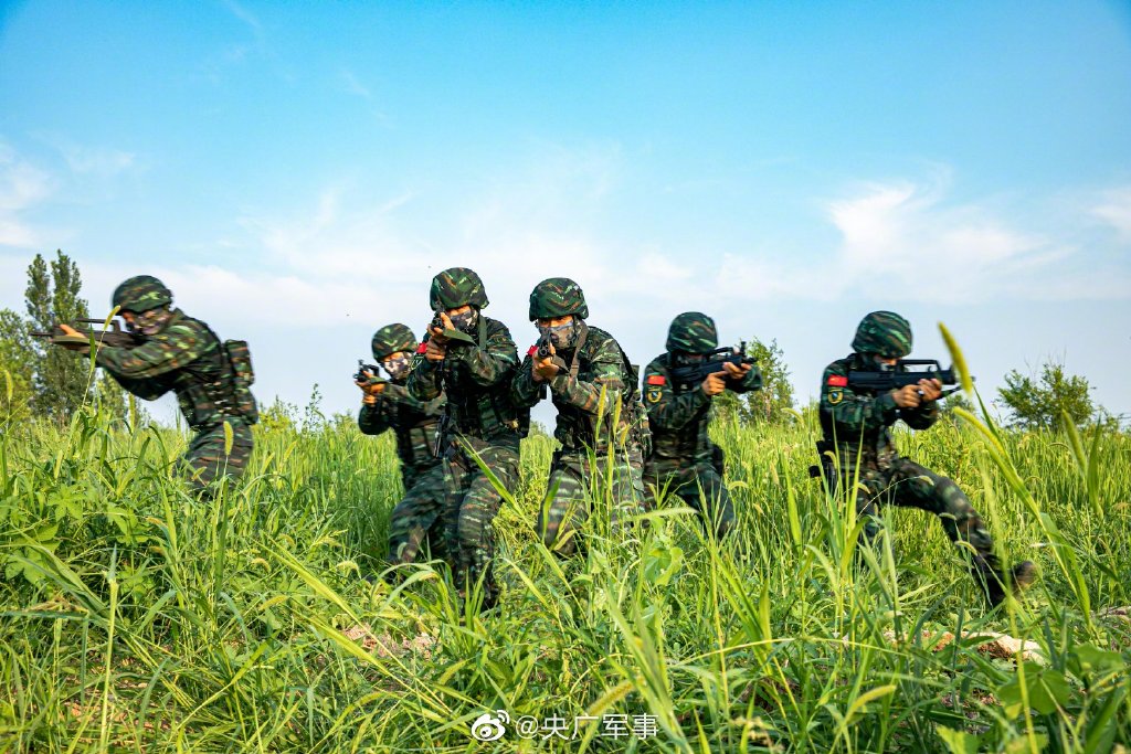 每帧都是大片!武警特战队员野外驻训高清大图来袭