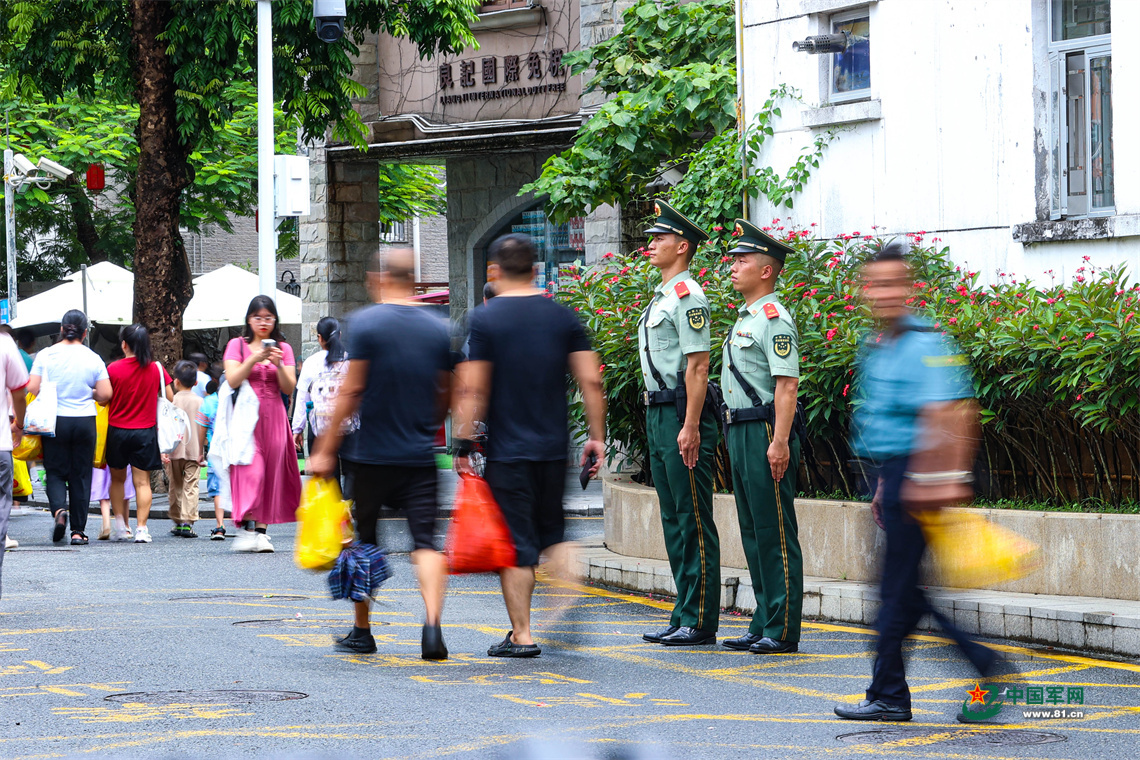 三伏探哨丨探访武警广东总队深圳第二支队某中队警戒哨